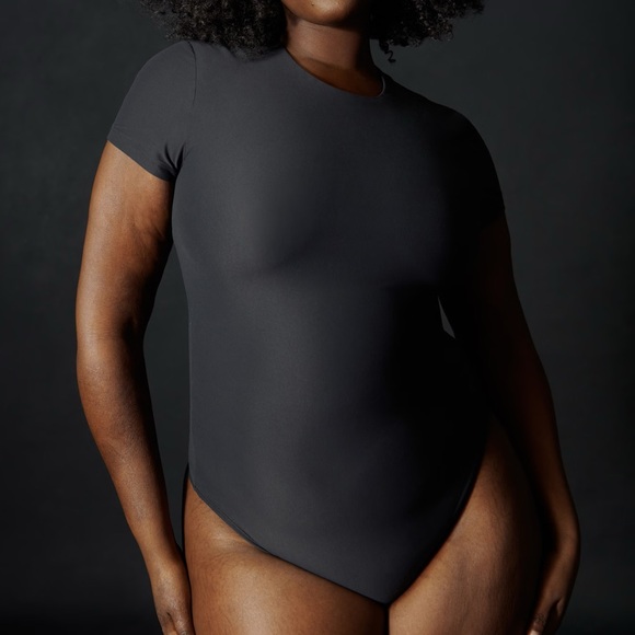 A&f Soft Matte Seamless Tee Bodysuit Black XS - Picture 2 of 6